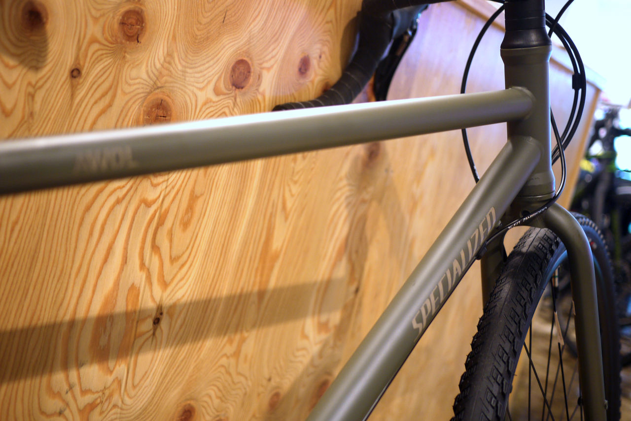 SPECIALIZED Awol 2016年モデル クロモリグラベルロードバイク SPECIALIZED 2016年モデル：クロモリフレームのツアラー「AWOL