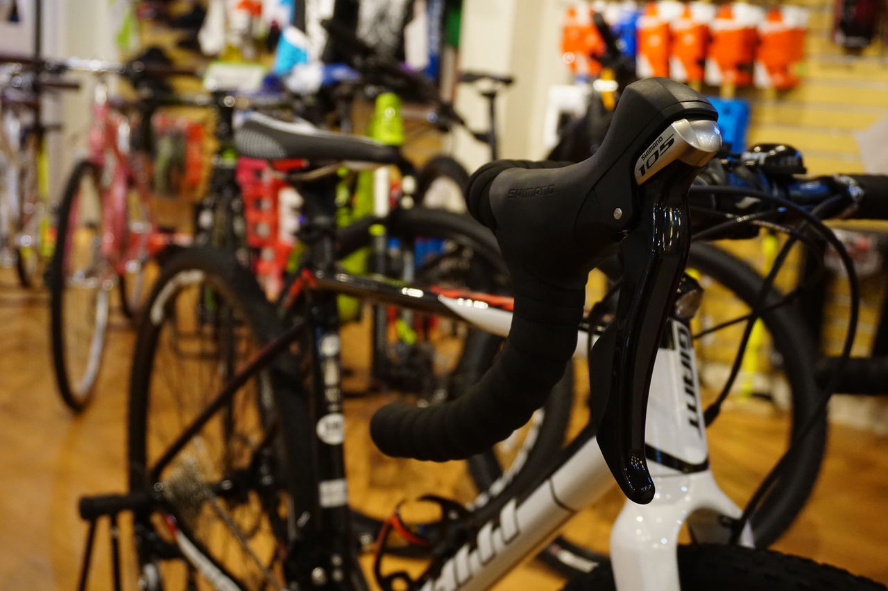 ジャイアントTCXSLR2 2016年モデル 2016 Giant TCX SLR 2 - Bicycle Details - BicycleBlueBook.com