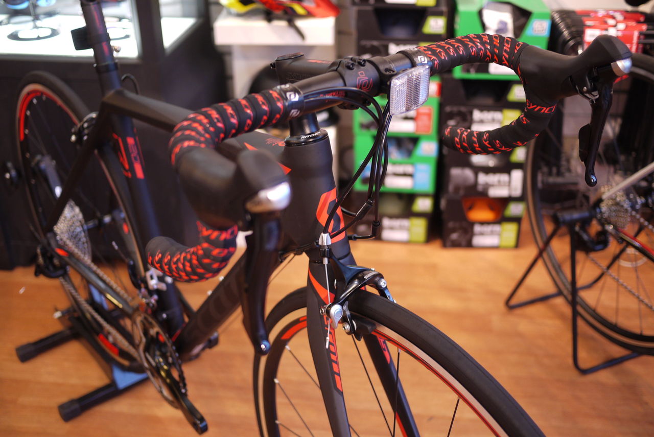 SCOTTの2016年モデルも速い! CR1 2016年モデルが入荷しました SCOTTの2016年モデルも速い! CR1 2016年モデルが入荷しました