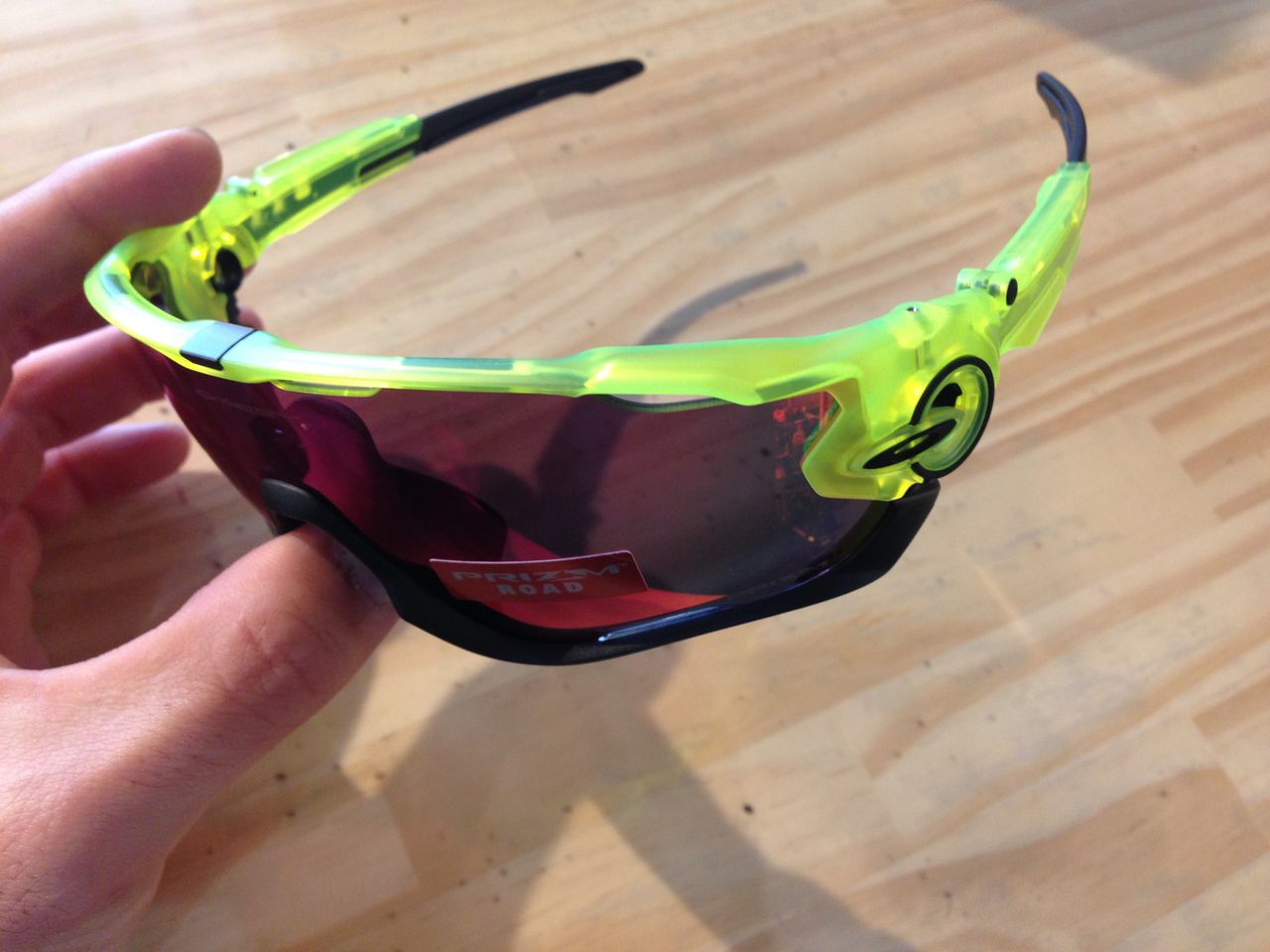 OAKLEY製の人気アイウェア「JAWBREAKER」をスタッフ中川が