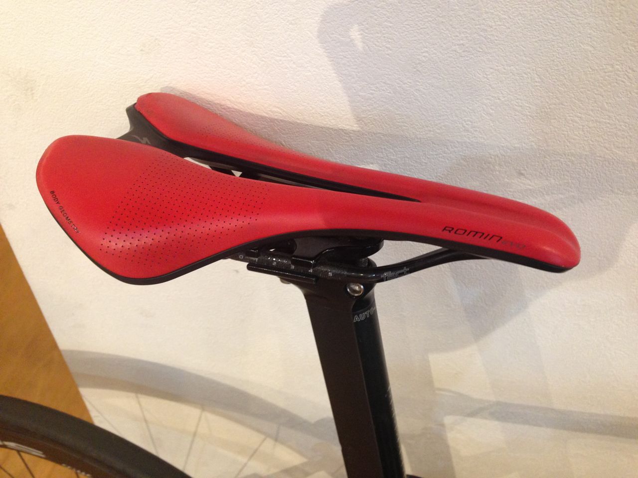 愛用者多数！モデルチェンジしたSPECIALIZED製サドル、「ROMIN EVO