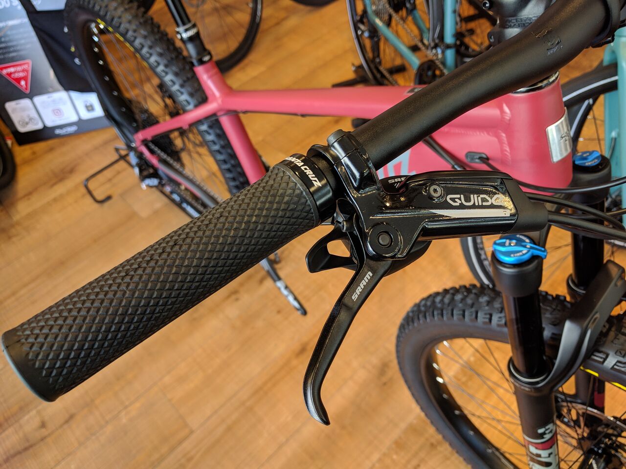 SANTA CRUZの大人気MTB「Chameleon」をご紹介 : SBC 新着情報 SANTA CRUZの大人気MTB「Chameleon」をご紹介 : SBC 新着情報
