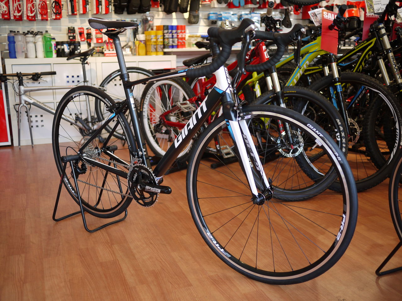 GIANT DEFY 1とDEFY 2が入荷しました : SBC 新着情報 GIANT DEFY 1とDEFY 2が入荷しました : SBC 新着情報
