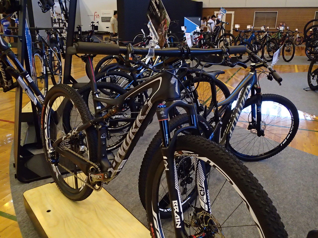 SPECIALIZED 「スペシャライズド」STUMP JUMPER 2015年モデル