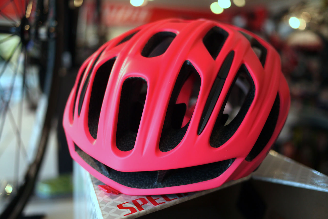 Specializedのレディースヘルメットが入荷しました Sbc 新着情報