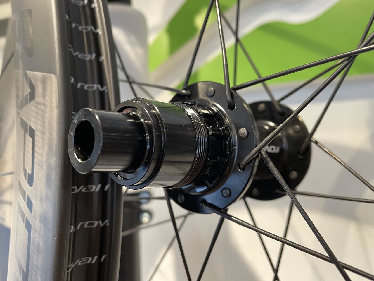 ロードバイク】1セット限り!通常販売されていない「ROVAL ロードバイク】1セット限り!通常販売されていない「ROVAL