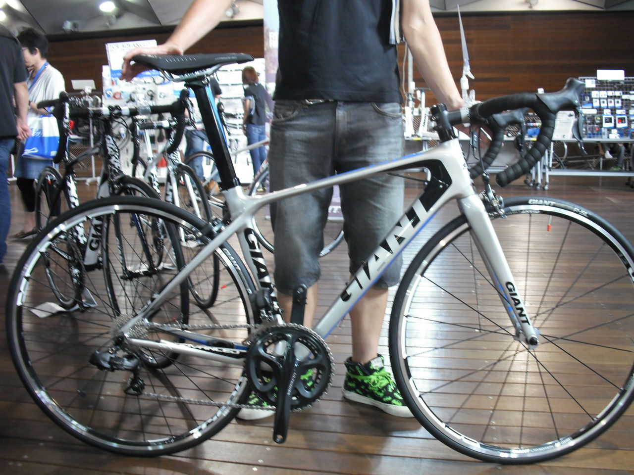 GIANT 2012年モデル展示会 ロードバイク編 PART1 : SBC 新着情報 GIANT 2012年モデル展示会 ロードバイク編 PART1 : SBC 新着情報