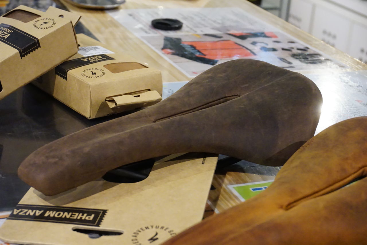 SPECIALIZED製本革サドル”PHENOM ANZA LEATHER”入荷しました！ : SBC