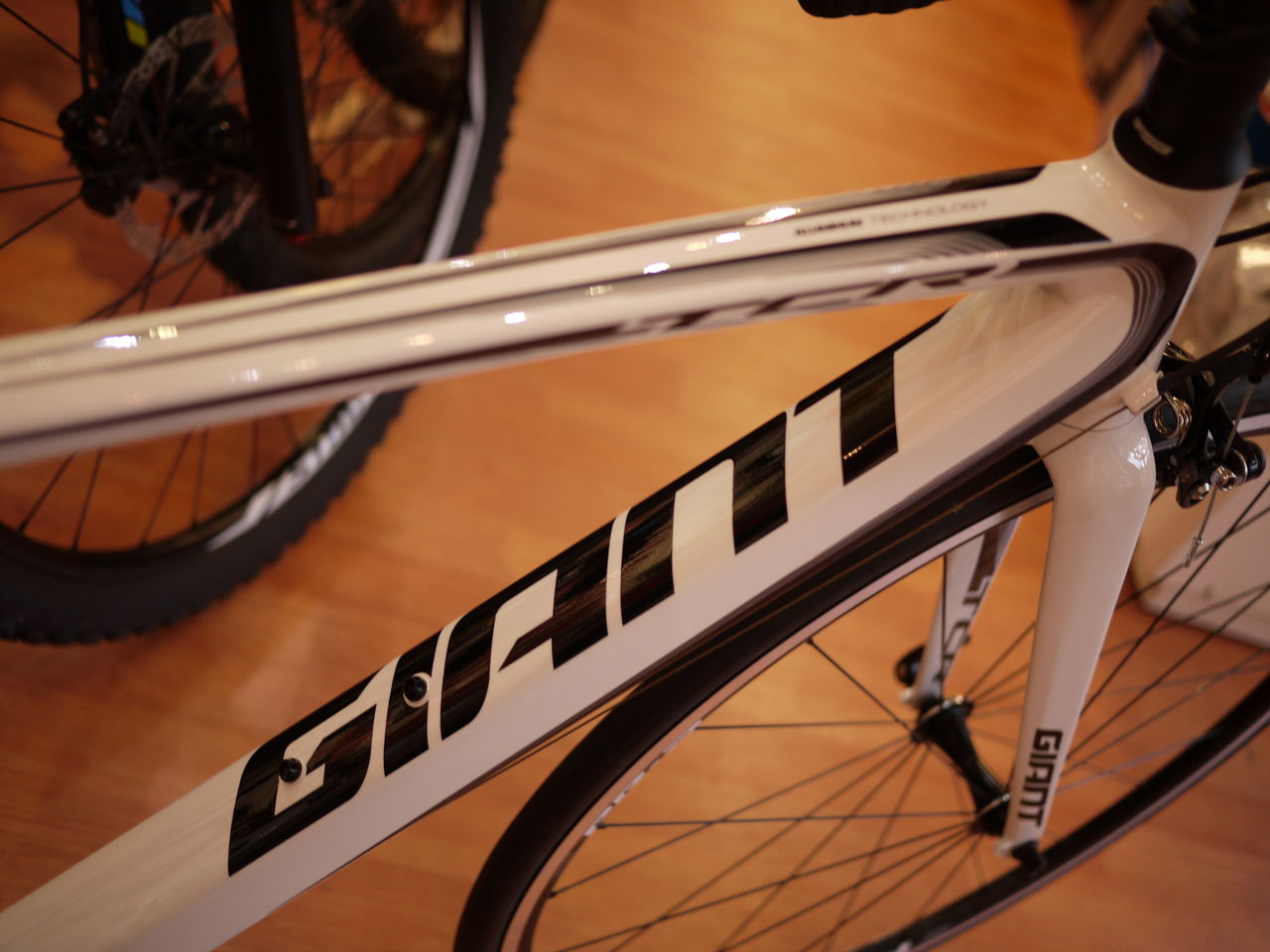 GIANT TCR 0 ホワイトが入荷しました！ : SBC 新着情報