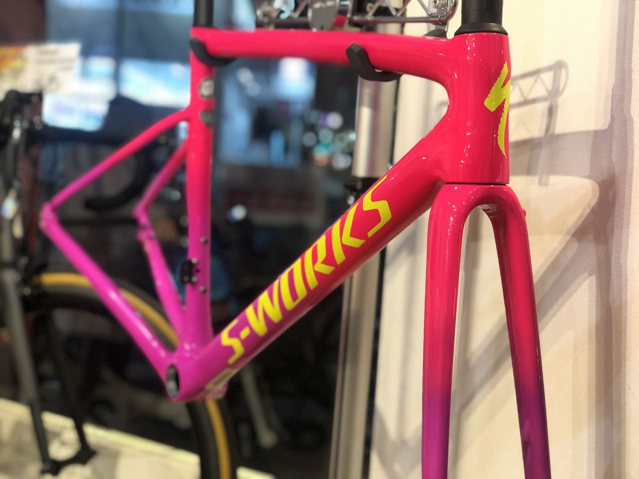 S-WORKS TARMAC DISC フレームセット続々入荷中♪ : SBC 新着情報