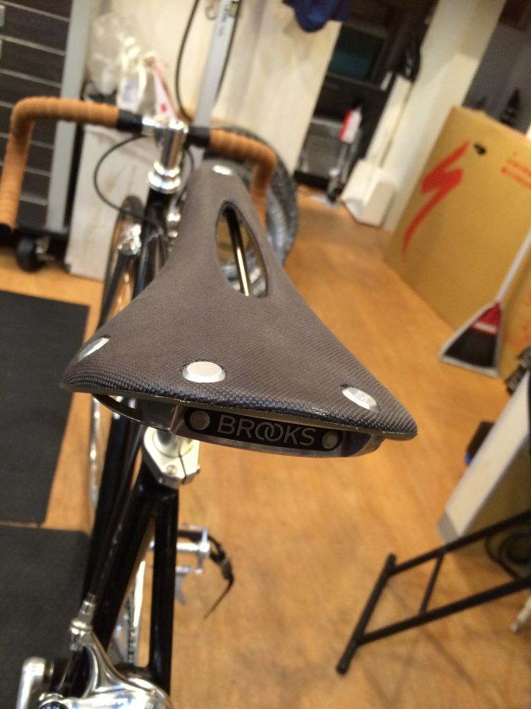 SPECIALIZED製本革サドル”PHENOM ANZA LEATHER”入荷しました！ : SBC