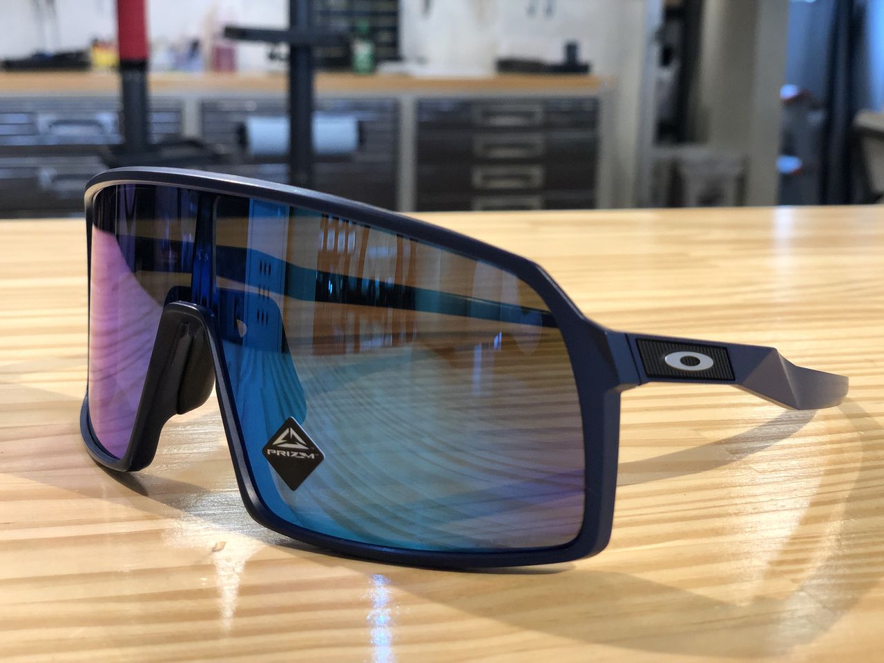 ついに入荷！2019年 OAKLEY 新作のサイクリング用モデル「SUTRO 