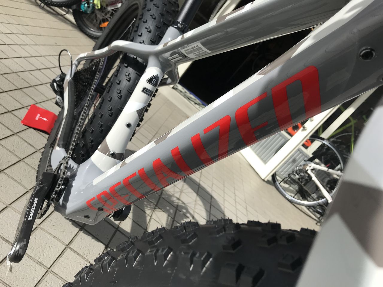 FATBIKE】SPECIALIZEDから2019年モデル「FATBOY COMP CARBON」が入荷