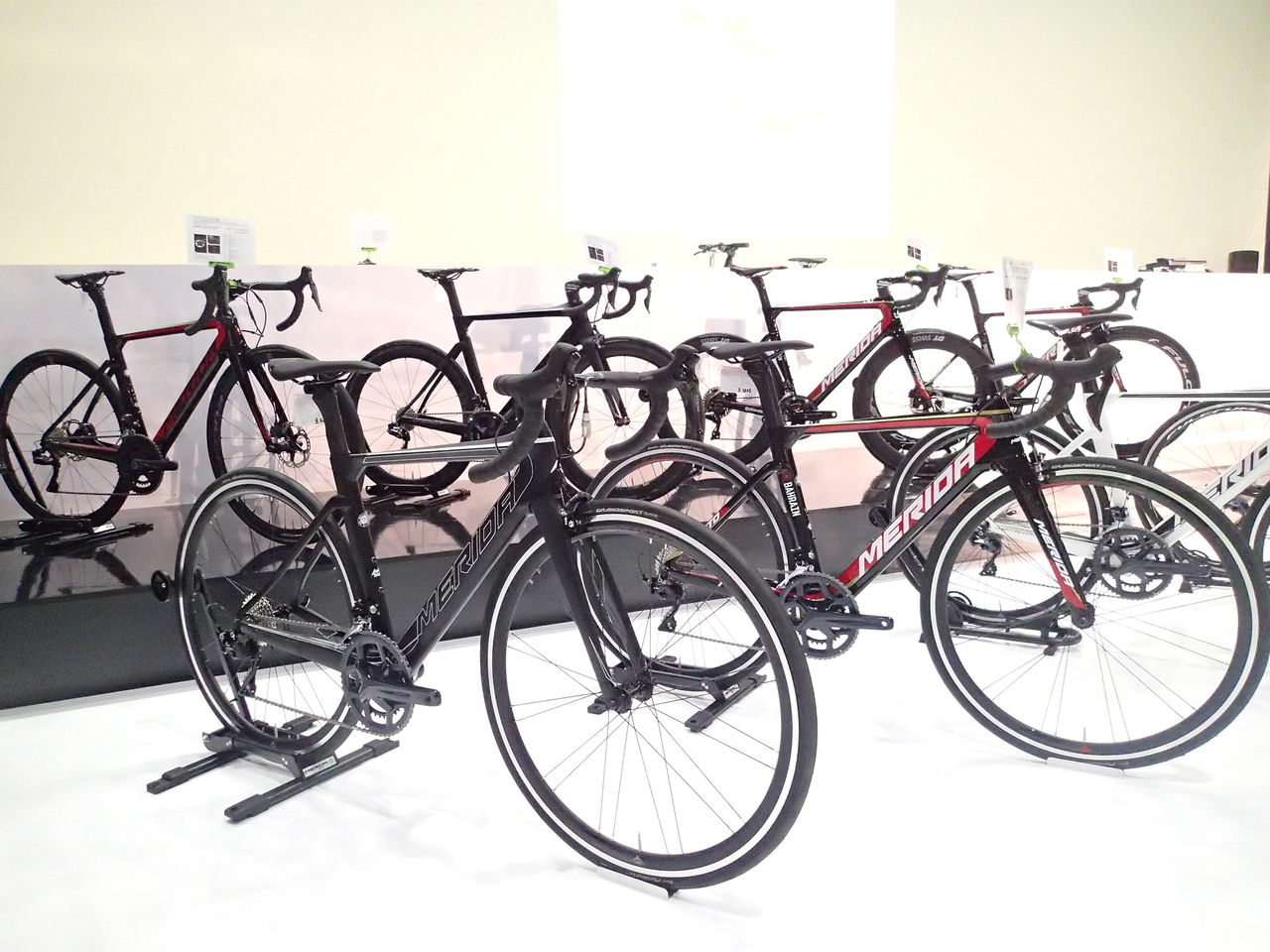 MERIDA Bikes 2019 カタログ サイン入り MERIDA2019年モデル展示会に行って参りました。 : SBC 新着情報