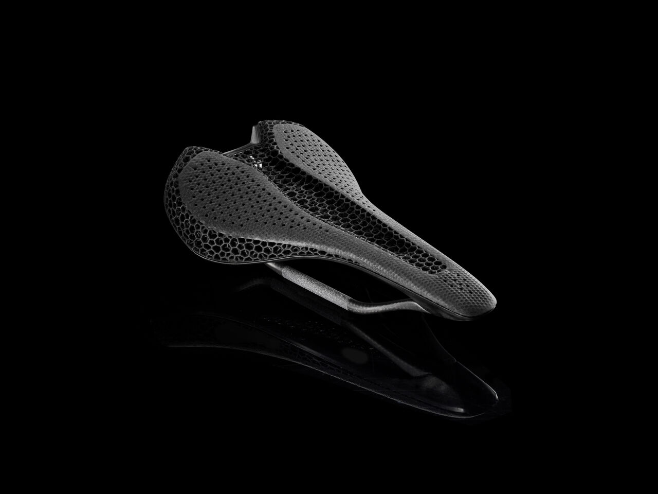 SPECIALIZED 厚木】あのサドルがMirrorで登場！ : SBC 新着情報