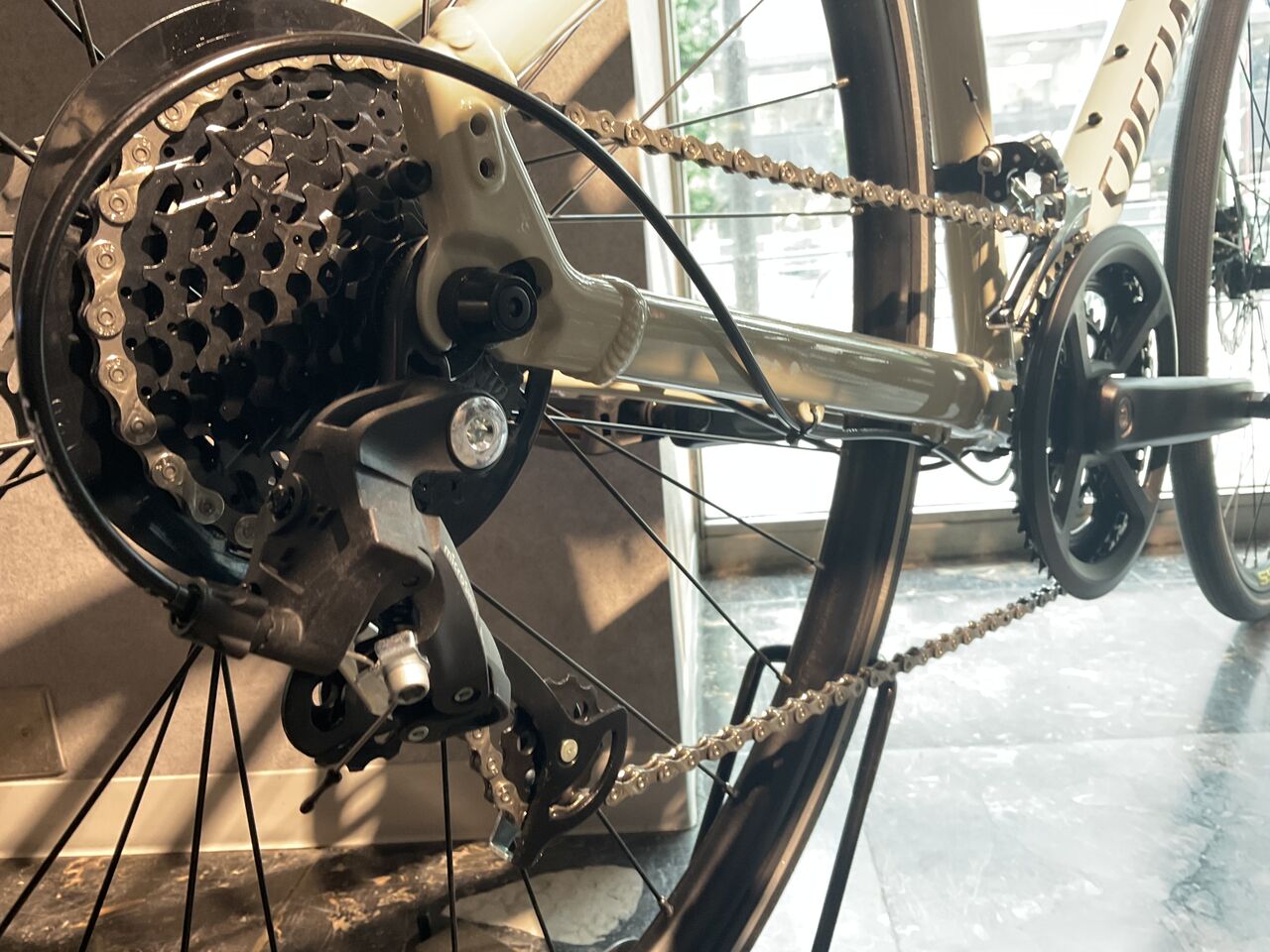 specialized sirrus サイズM フレーム　内装ケーブル　ディスク 最大36回無金利キャンペーン対象】SIRRUS X 3.0 OBSD/SMK M(M