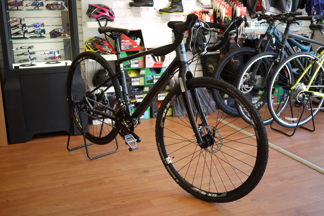 S144☆ロードバイク☆GIANT REVOLT2 D-fuse☆ジャイアント⭐動作確認済