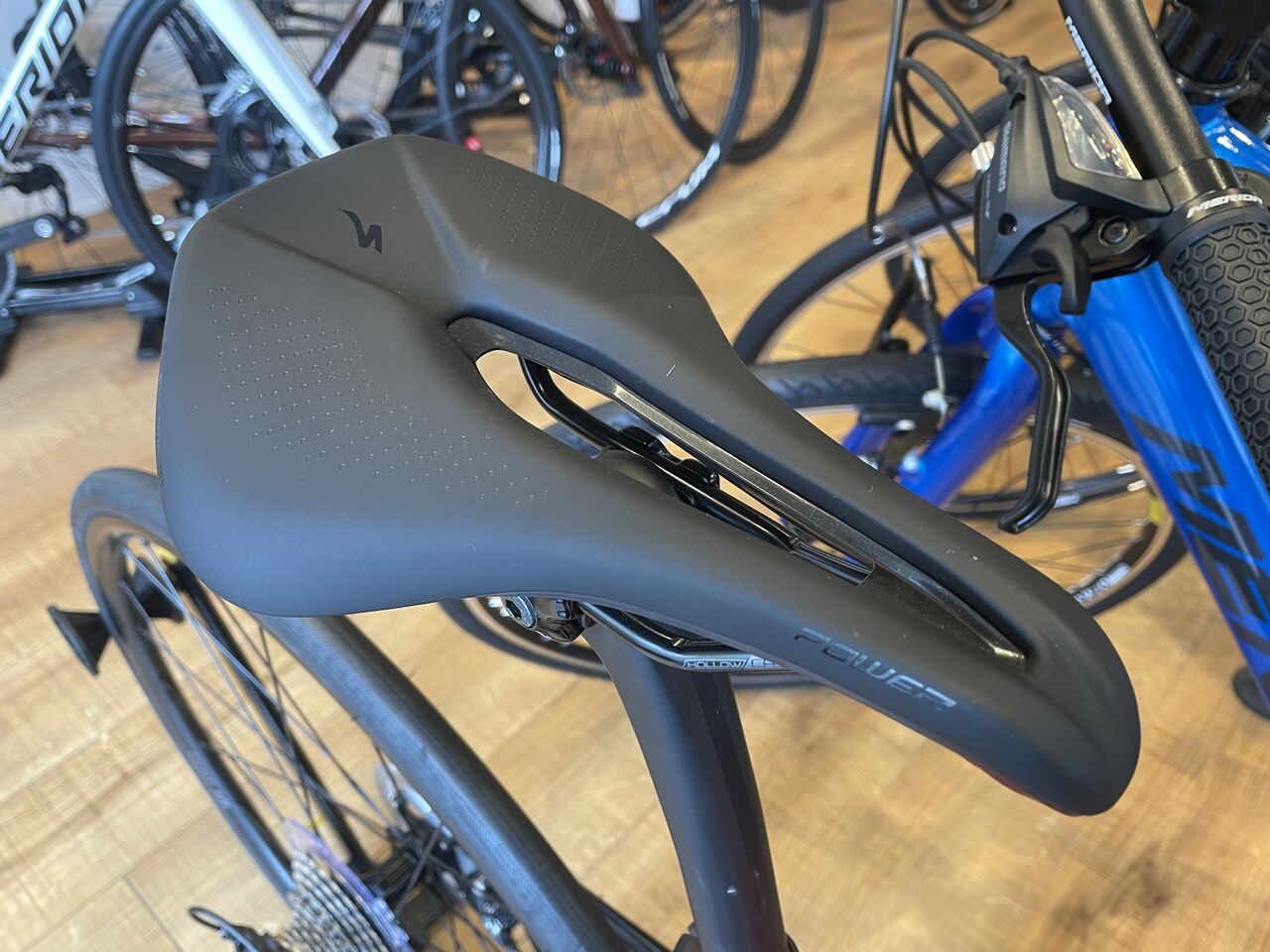 SPECIALIZED】1台で長く楽しめるカーボンロードTARMAC SL6 COMP SPECIALIZED】1台で長く楽しめるカーボンロードTARMAC SL6 COMP
