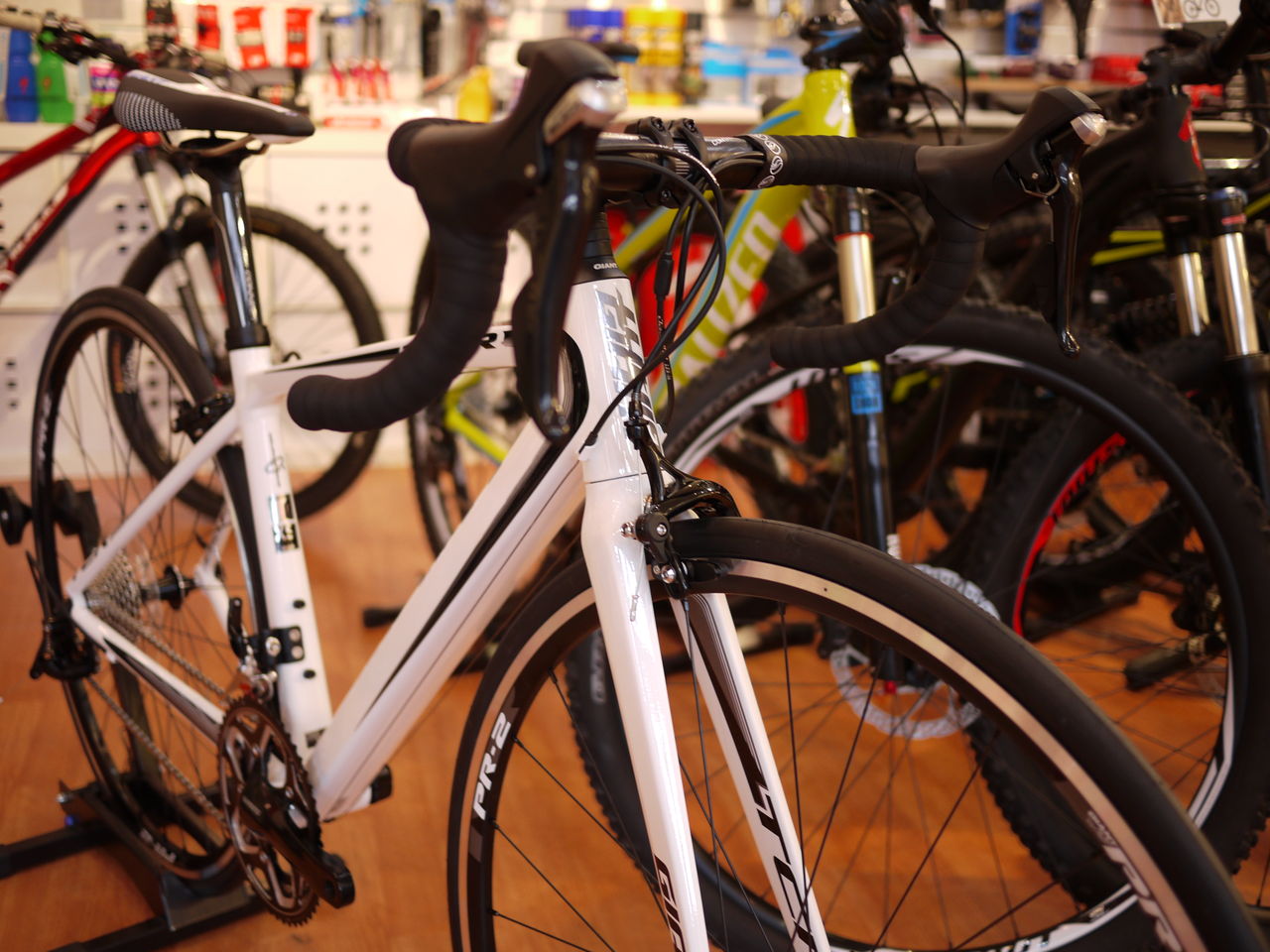 GIANT TCR 0 ホワイトが入荷しました！ : SBC 新着情報