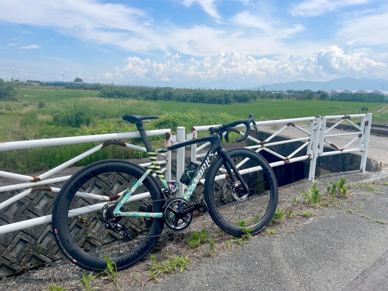 純正アルミホイールからカーボンディープリムホイールに