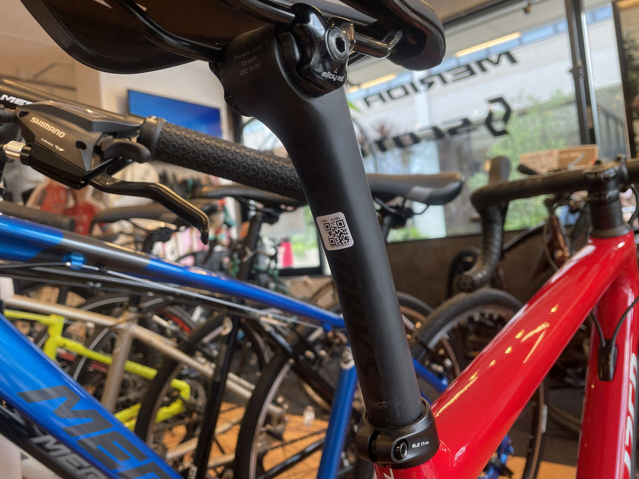 SPECIALIZED】1台で長く楽しめるカーボンロードTARMAC SL6 COMP DISC 