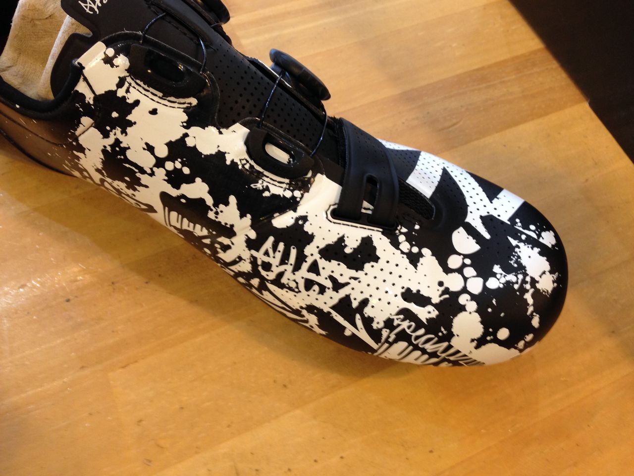 S-WORKS 6 ROAD SHOES、限定カラーが入荷しました！！ : SBC 新着情報
