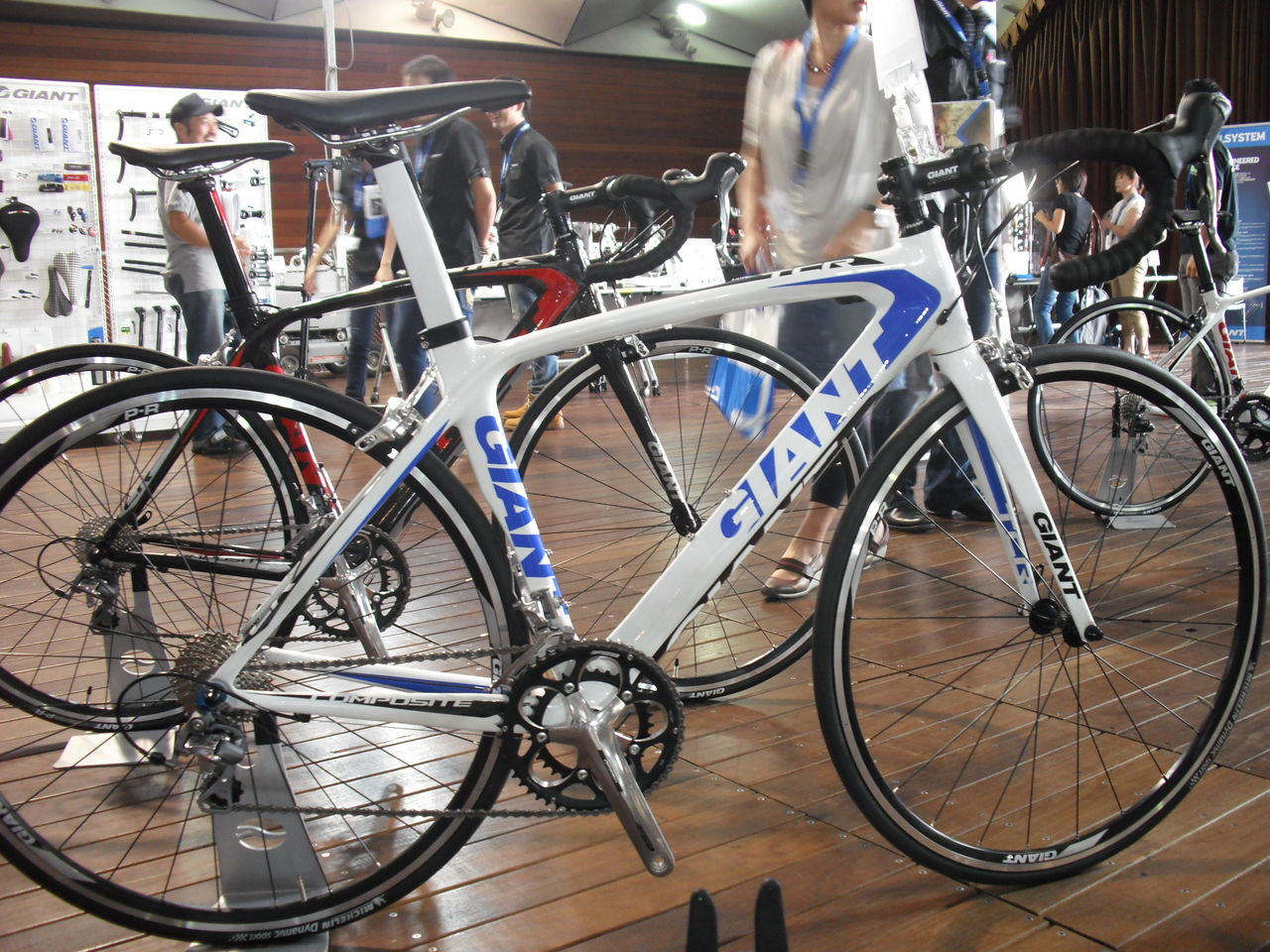 GIANT 2012年モデル展示会 ロードバイク編 PART1 : SBC 新着情報 GIANT 2012年モデル展示会 ロードバイク編 PART1 : SBC 新着情報