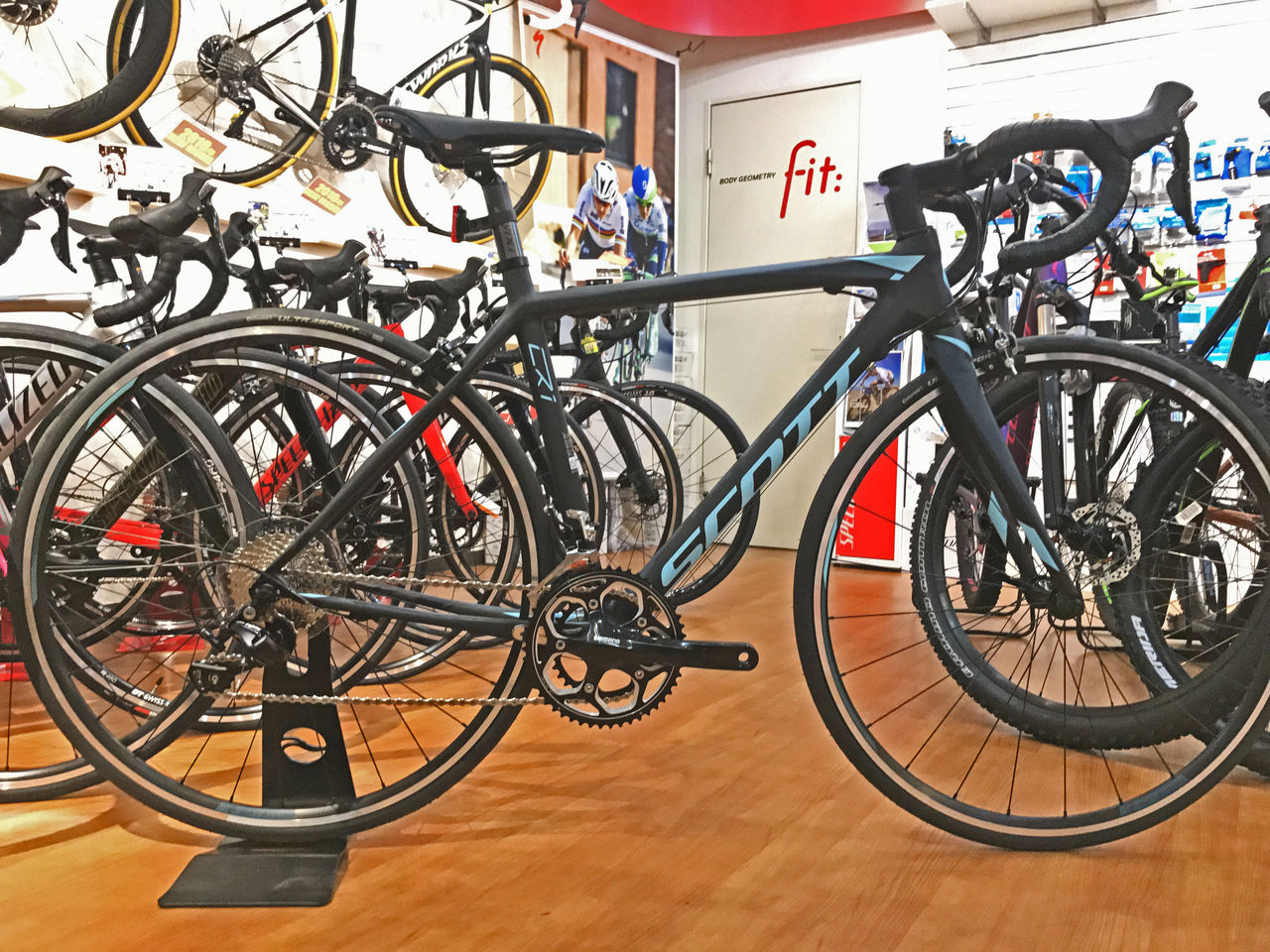 カーボンロードバイク SCOTT CR1 身長160-170cm Dura組 カーボンロードバイク SCOTT CR1 身長160-170cm Dura組