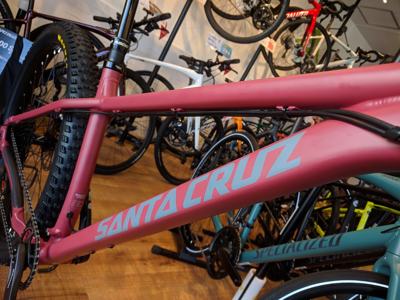 SANTA CRUZの大人気MTB「Chameleon」をご紹介 : SBC 新着情報 SANTA CRUZの大人気MTB「Chameleon」をご紹介 : SBC 新着情報