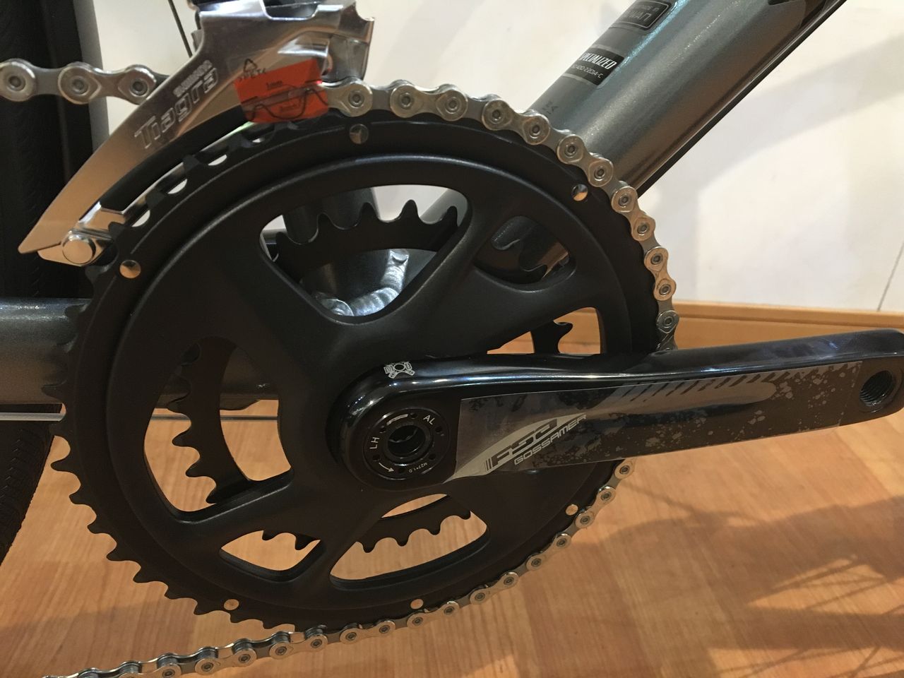 店長オススメのSPECIALIZED2017年モデル展示車両、 「SIRRUS COMP CITY
