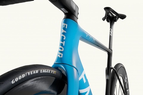 ostro_2024_Team-Blue_detail_headtube_002-scaled-1-2048x1366