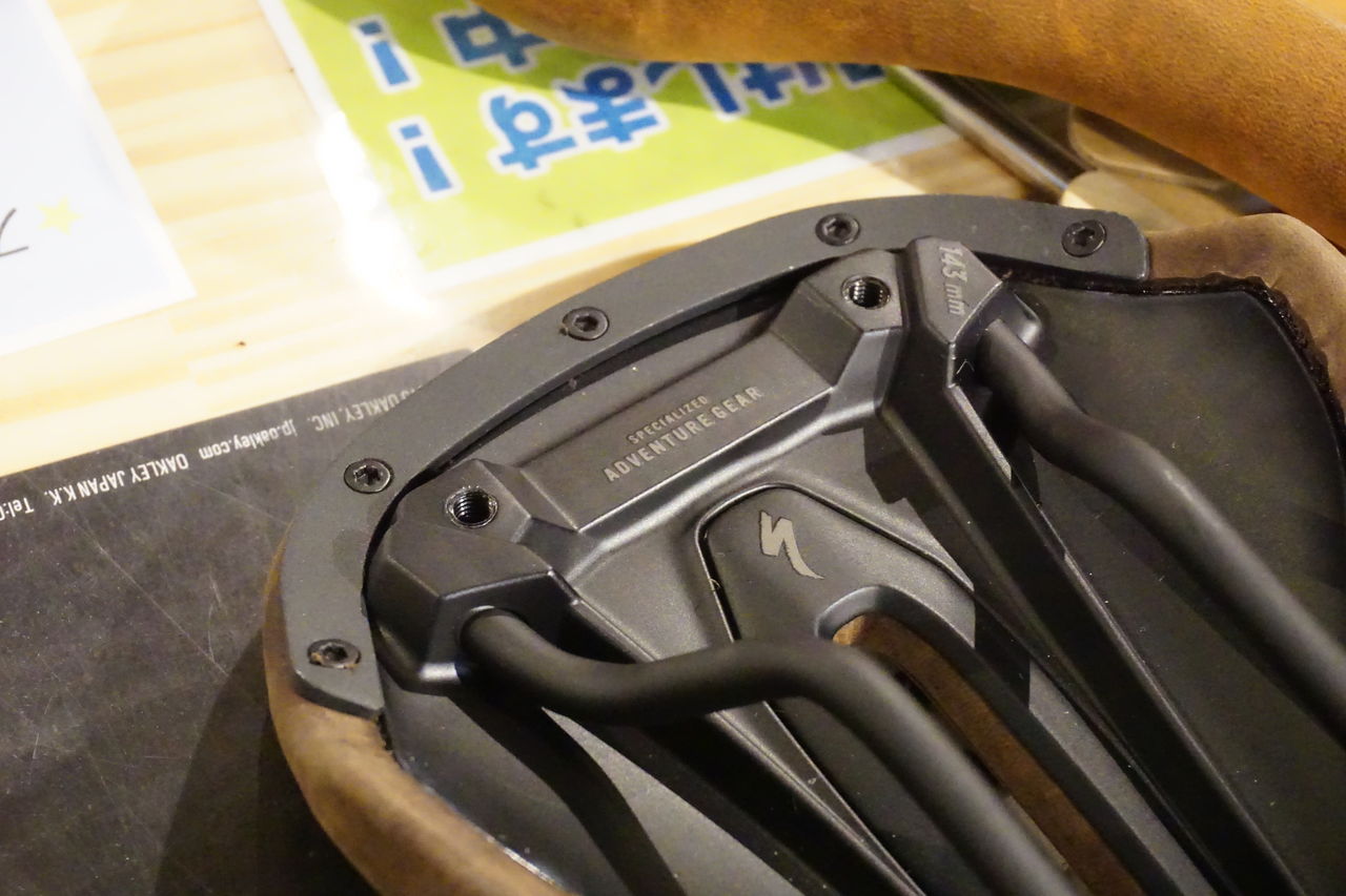 SPECIALIZED製本革サドル”PHENOM ANZA LEATHER”入荷しました！ : SBC