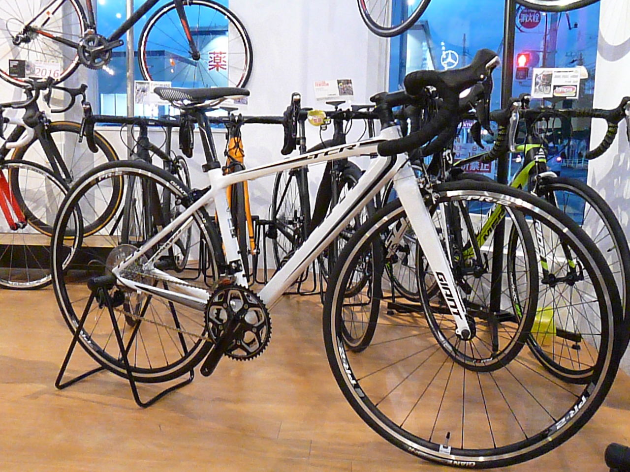 2016 GIANT TCR0入荷しました!そしてお買い得情報! : SBC 新着情報 2016 GIANT TCR0入荷しました!そしてお買い得情報! : SBC 新着情報