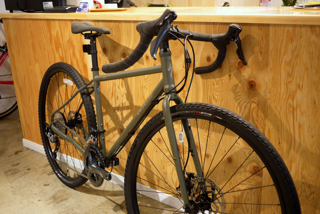 SPECIALIZED Awol 2016年モデル クロモリグラベルロードバイク