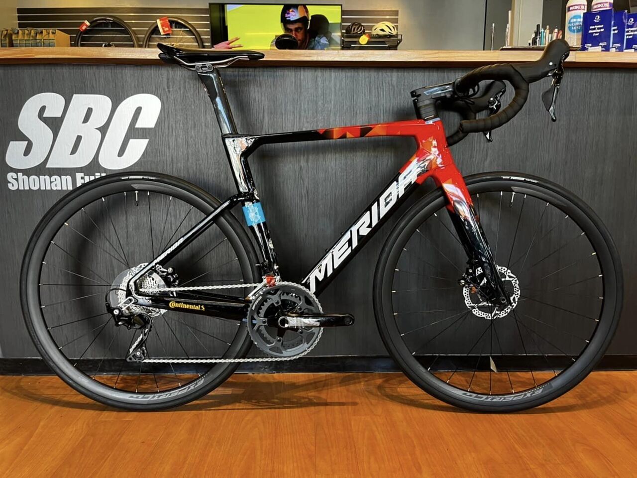 人気のMERIDA REACTO 8000－Eを新人スタッフ藤田が