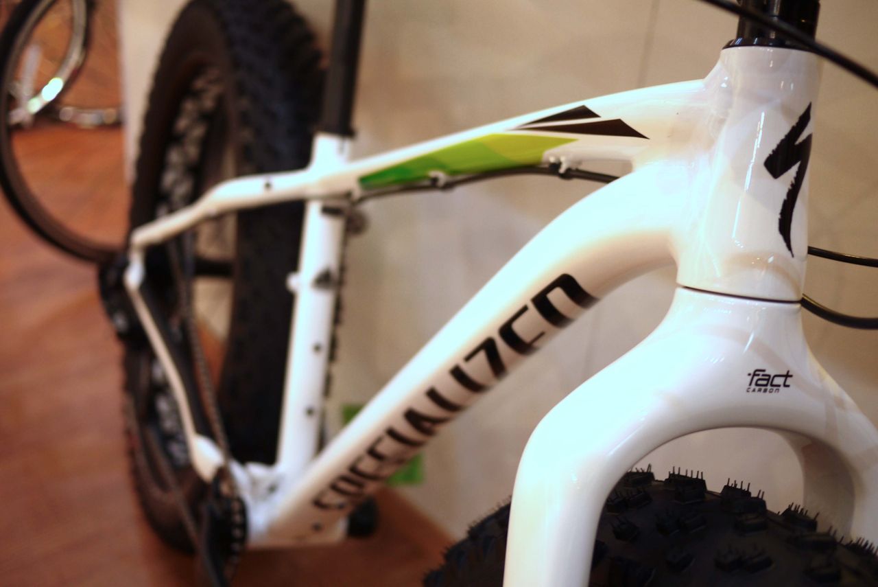 白いファットが入荷!そして完成! SPECIALIZED FATBOY 2016年 白いファットが入荷!そして完成! SPECIALIZED FATBOY 2016年