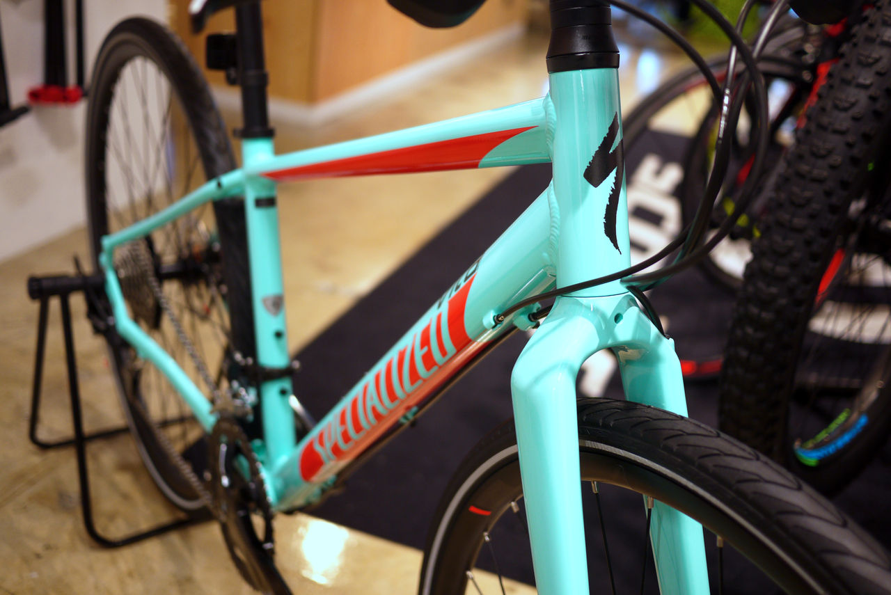 2017年はスペシャライズドのクロスバイクが人気？女性モデルVITA到着