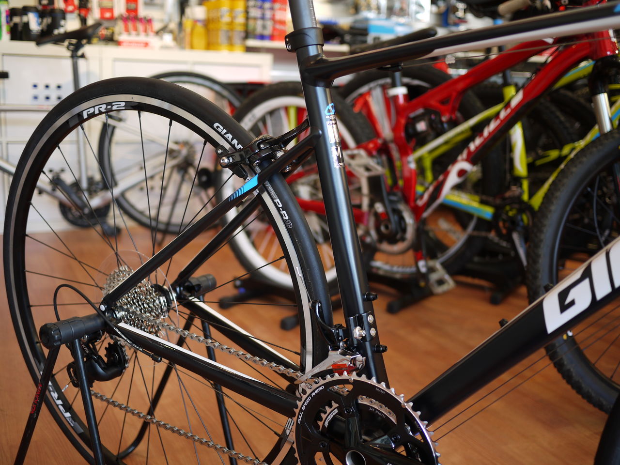 GIANT DEFY 1とDEFY 2が入荷しました : SBC 新着情報 GIANT DEFY 1とDEFY 2が入荷しました : SBC 新着情報