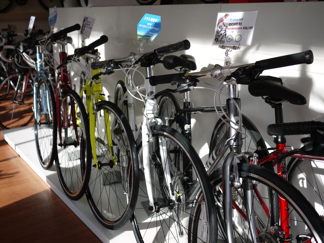 GIANT ESCAPE R3（2015年モデル）全色展示中です！ : SBC 新着情報