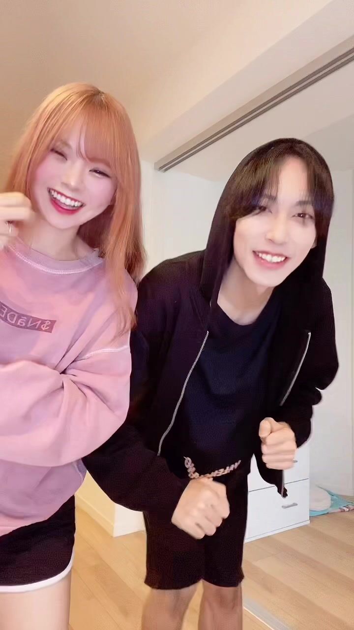 このダンスは揺れる(何が?)#セイキンダンス #りゅなりさ #彼女が可愛すぎる #同棲カップル : TikTok乳揺れまとめ部