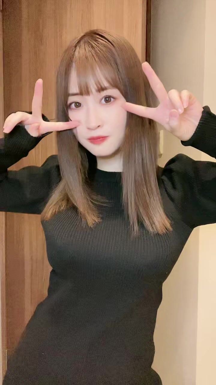 久々に撮った ️🐯 #久々 #ニットワンピ : TikTok乳揺れまとめ部