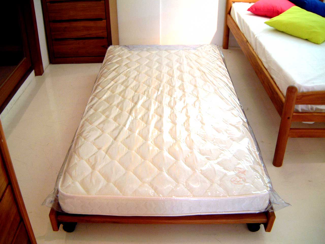 【Scan Teak】シングルベッドフレーム ／ チーク無垢材 チーク材でも良心的価格の家具スキャンティークのベッドフレームを愛用