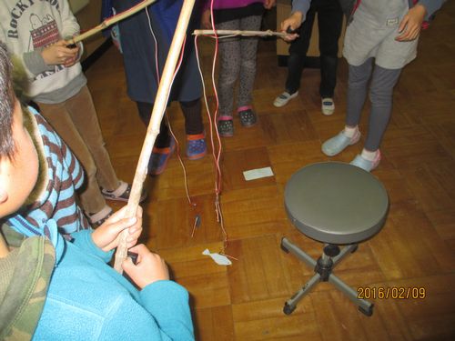 電磁石をつくって魚釣り遊びをしよう 小学校理科教材ヒント