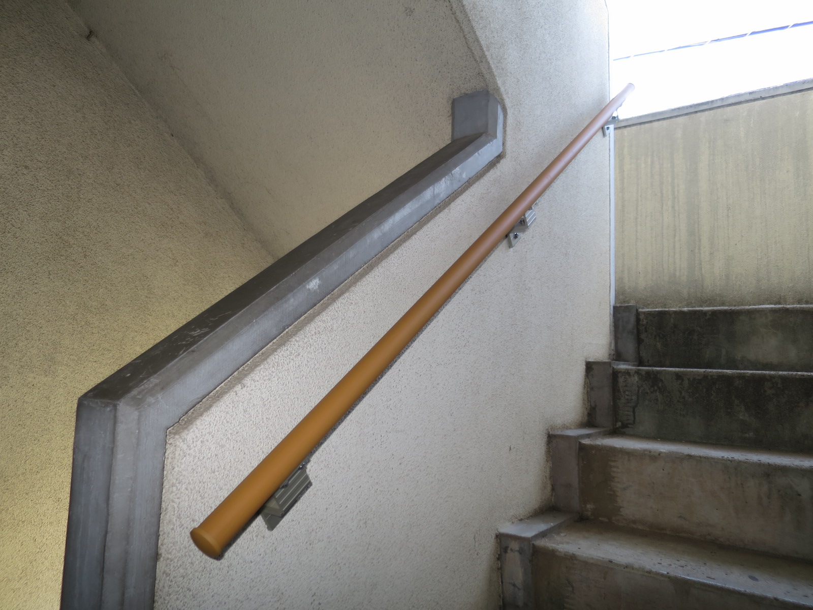マンション階段壁付け手すり取付 シーン ホーム ファクトリー リフォーム日記 0