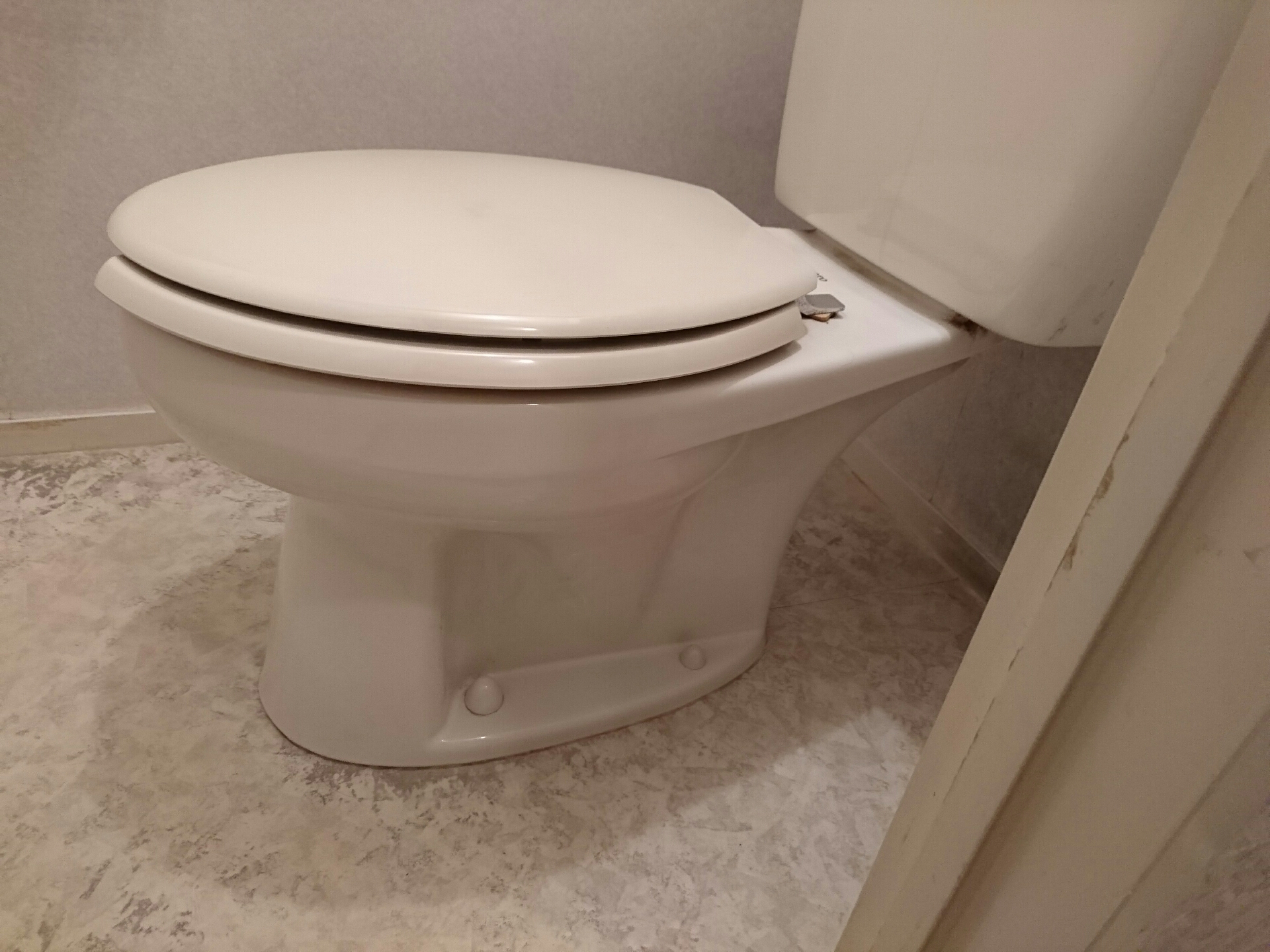 タンク式トイレの違い Toto ピュアレストqr シーン ホーム ファクトリー リフォーム日記 0