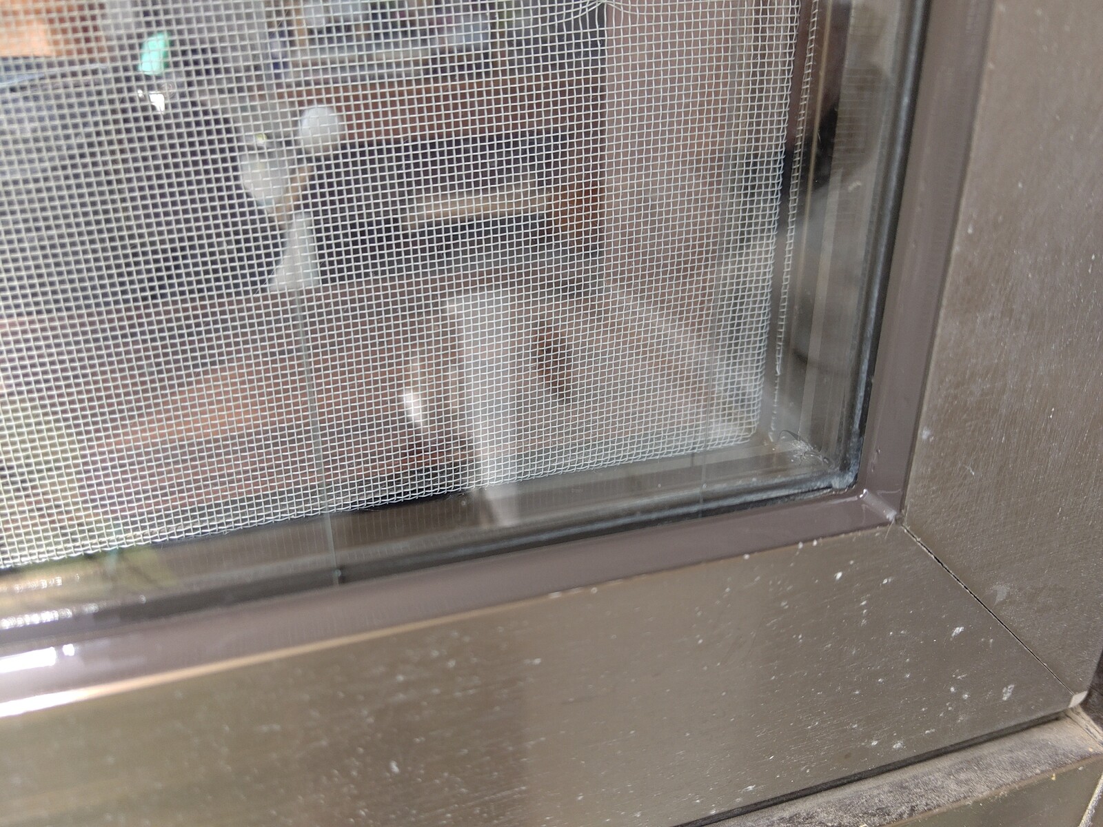 窓ガラスのコーキング工事 シーン ホーム ファクトリー リフォーム日記 0