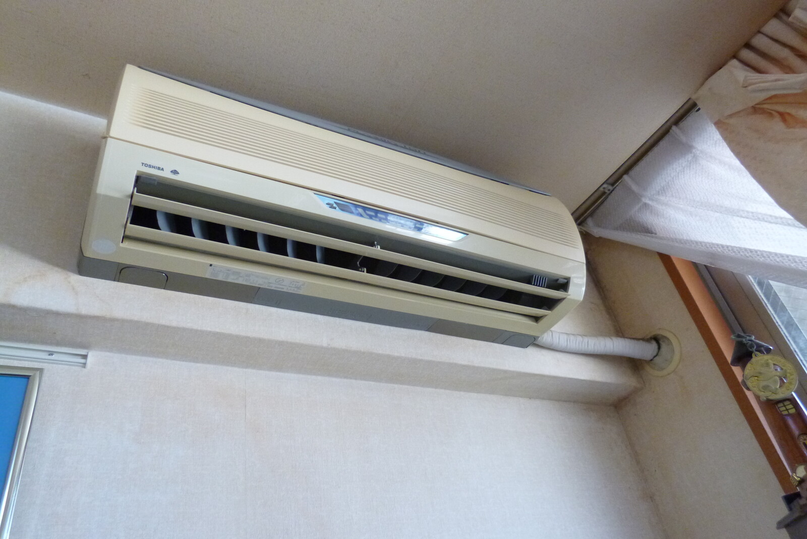 リビングエアコン交換 0v 18畳用 シーン ホーム ファクトリー リフォーム日記 0