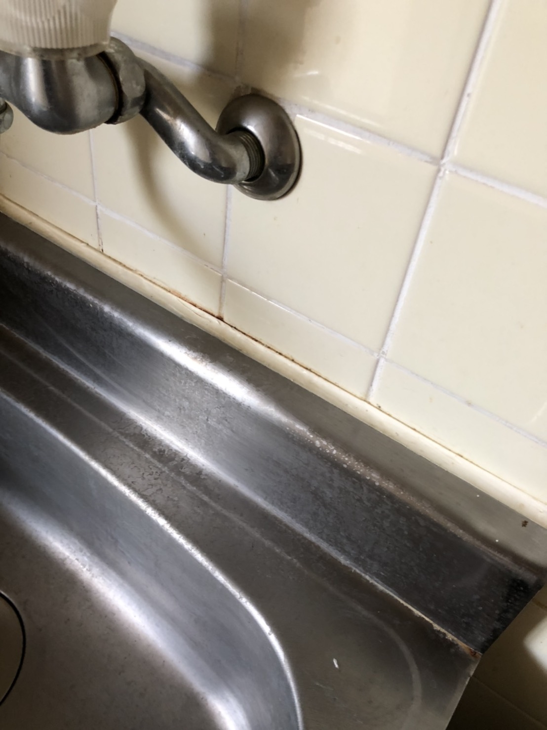 キッチンコーキング打ち替え シーン ホーム ファクトリー リフォーム日記 0