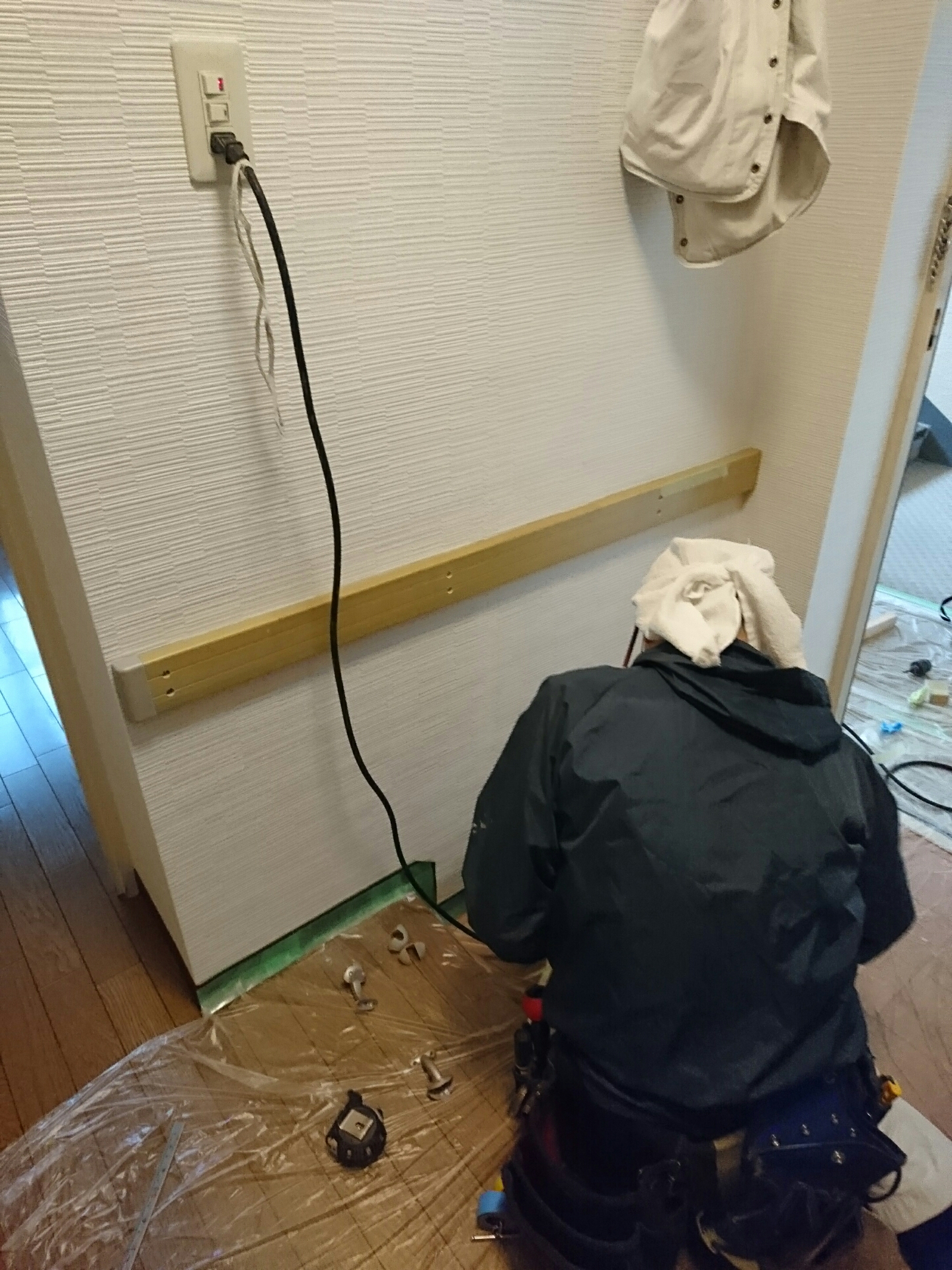 玄関手すり取り付け シーン ホーム ファクトリー リフォーム日記 0 玄関手すり取り付け シーン ホーム ファクトリー リフォーム日記 0