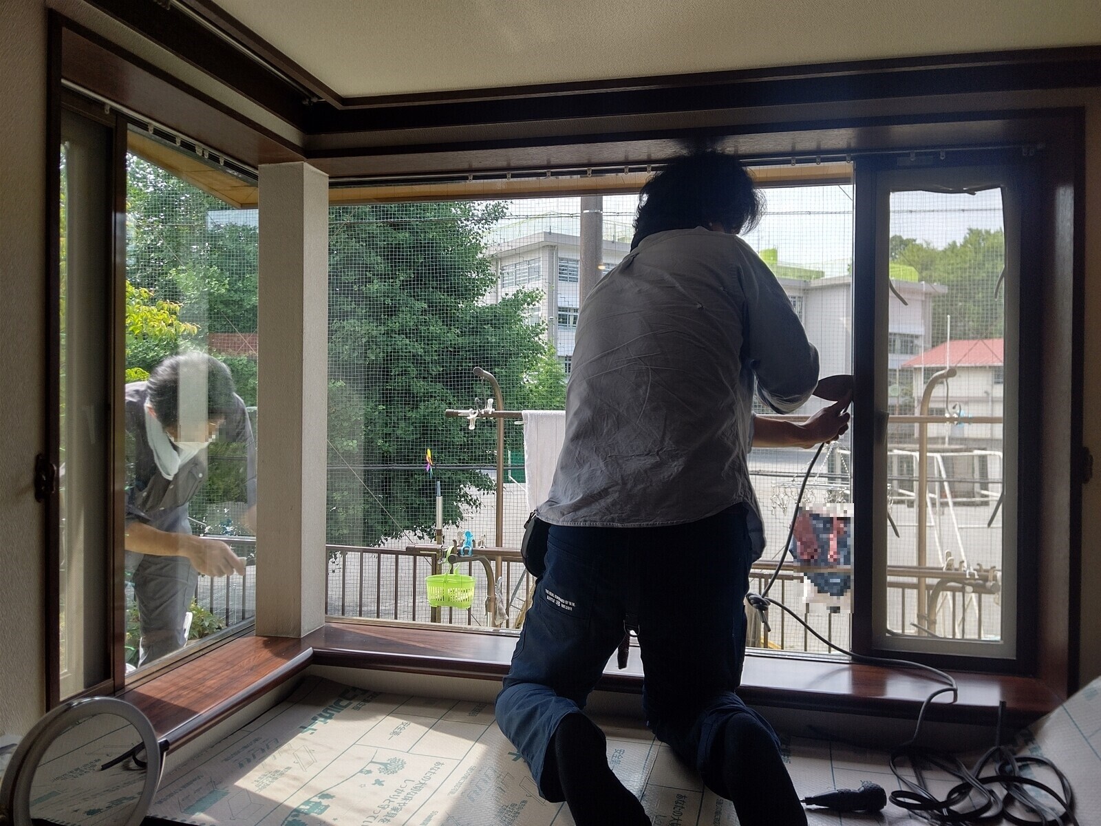 窓ガラスのコーキング工事 シーン ホーム ファクトリー リフォーム日記 0